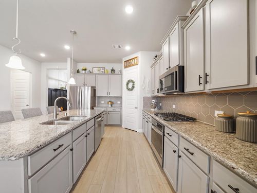 10267 Bayou Oaks Dr, Conroe, TX, 77385-2106 | Card Image