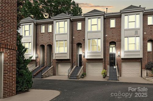 333 W 7th St, Charlotte, NC, 28202-1607 | Card Image