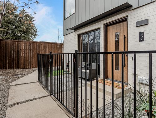 304 Mathey Ct, Dallas, TX, 75208-4181 | Card Image