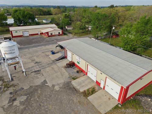 910 W 1st St, Heavener, OK, 74937-3620 | Card Image