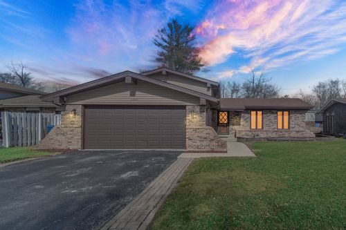 1124 Jamie Ln, Homewood, IL, 60430-4134 | Card Image