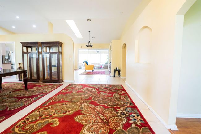 165 Cypress Trce, House other with 4 bedrooms, 3 bathrooms and null parking in Royal Palm Beach FL | Image 8