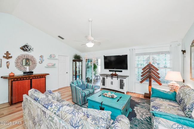 277 Country Club Rd, Home with 2 bedrooms, 2 bathrooms and null parking in Port St. Joe FL | Image 10