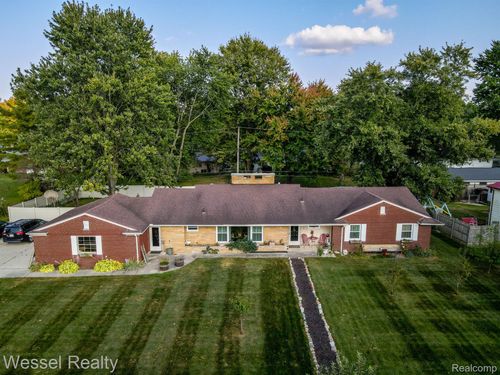 530 N Glassford St, Capac, MI, 48014-3015 | Card Image