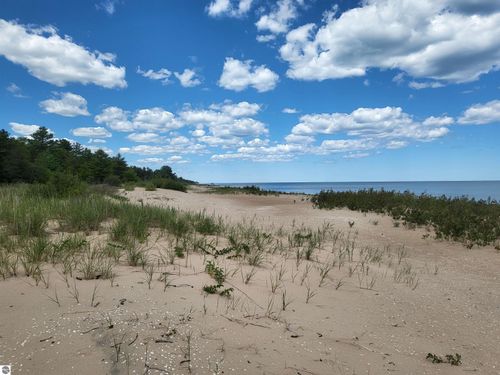 5600 N Us Highway 23, Oscoda, MI, 48750-9792 | Card Image