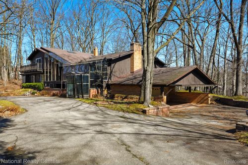 4710 Cove Rd, West Bloomfield, MI, 48323-3604 | Card Image