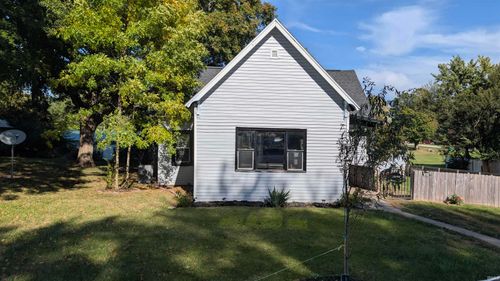 307 N Washington St, Colfax, IN, 46035-9126 | Card Image