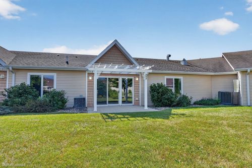 202-4305 Autumn Ridge Rd, Cedar Falls, IA, 50613-8913 | Card Image