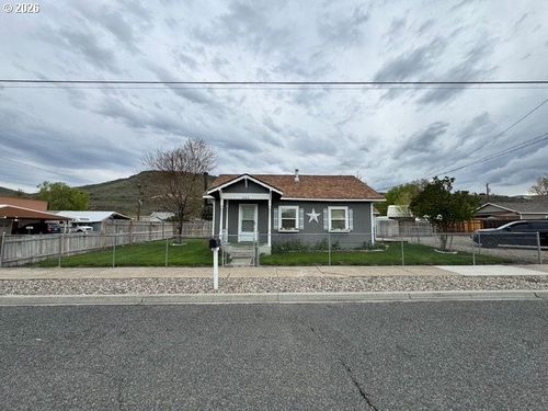 1009 Valley Ave, Baker City, OR, 97814-2923 | Card Image