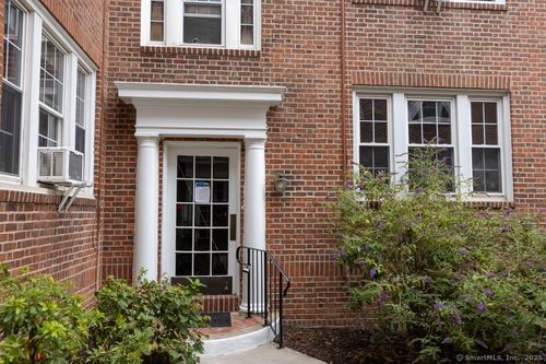 apt-102-31 Robin Rd, West Hartford, CT, 06119-1233 | Card Image
