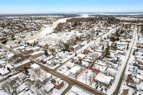 {{alt}} | Card Image