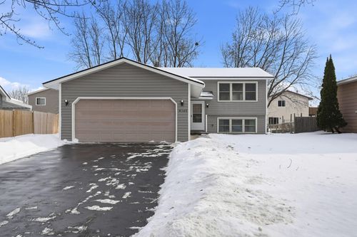 8140 James Ave N, Brooklyn Park, MN, 55444-1671 | Card Image