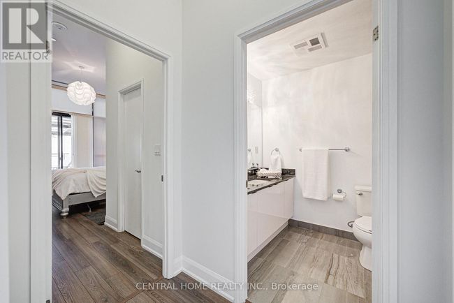 210 - 2910 Highway 7 Road, Condo with 2 bedrooms, 1 bathrooms and 1 parking in Vaughan (Concord) ON | Image 15
