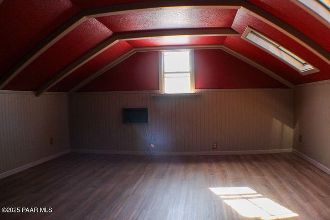 colcord loft/3rd room | Image 21