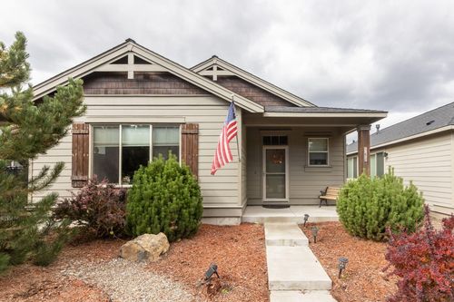 51840 Hollinshead Pl, La Pine, OR, 97739-9931 | Card Image