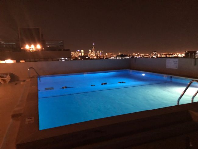 Pool and sundeck | Image 15