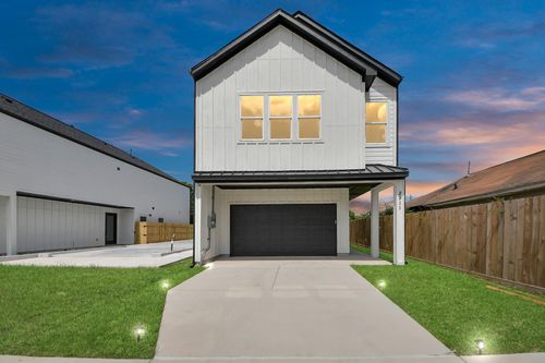 2911 Jones St, Houston, TX, 77026-5518 | Card Image