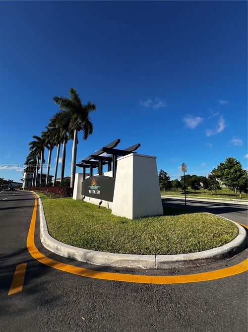 12429 Nw 23rd Ct, Miami, FL, 33167-1569 | Card Image