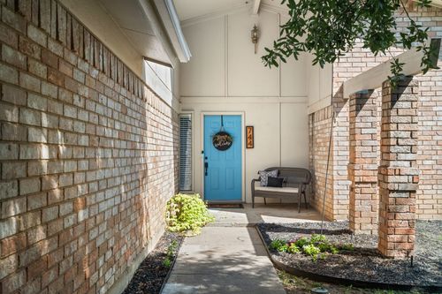 744 Aspen Ct, Hurst, TX, 76054-2301 | Card Image