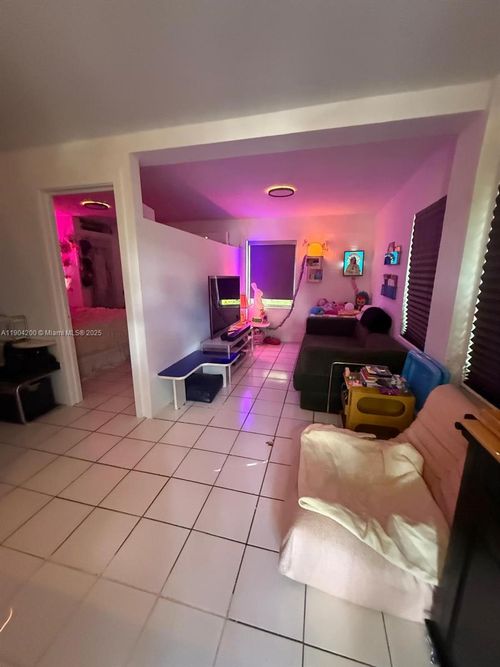 b-5028 Nw 3rd Ave, Miami, FL, 33127-2131 | Card Image