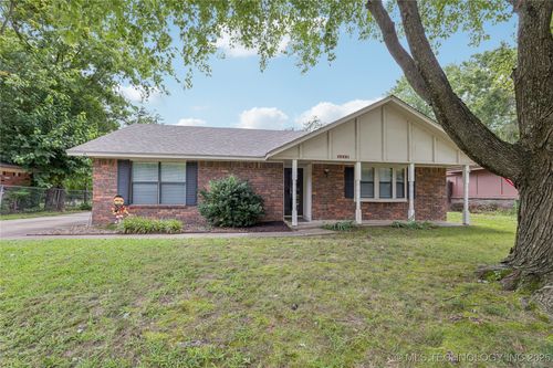 3223 S Ash Ave, Broken Arrow, OK, 74012-7953 | Card Image