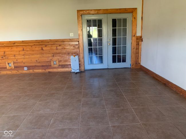 Exit to the Garage | Image 14