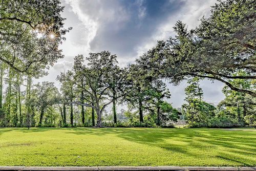 200 Barrios Ave, Houma, LA, 70360-7504 | Card Image