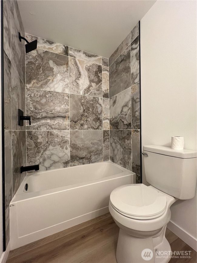 Bathroom in Master | Image 25