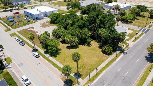 261 E Olympia Ave, PUNTA GORDA, FL, 33950-3849 | Card Image