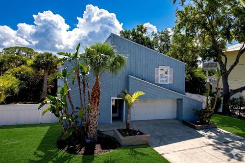 105 Peterson Ln, PALM HARBOR, FL, 34683-1823 | Card Image