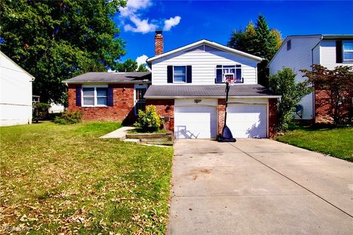 13577 Robinhood Dr, Garfield Heights, OH, 44125-4931 | Card Image
