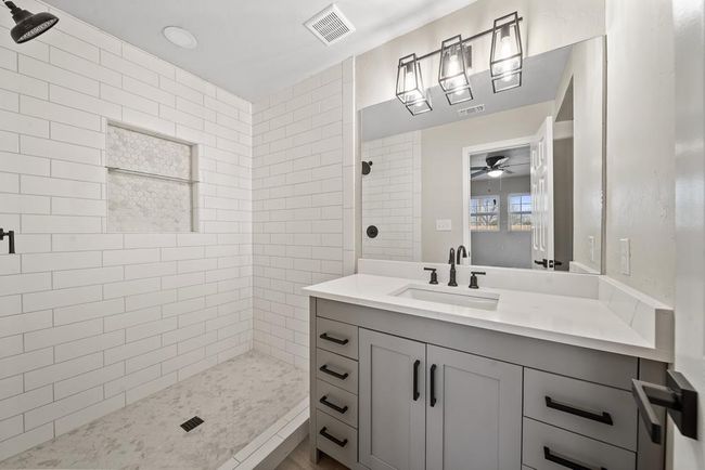 204 Heaton Rd, House other with 3 bedrooms, 3 bathrooms and 3 parking in Big Spring TX | Image 14
