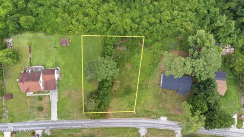 19 East Drive, Jacksonville, NC, 28546 | Card Image
