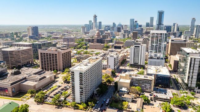 12GHJ - 1801 Lavaca St, Condo with 2 bedrooms, 3 bathrooms and 4 parking in Austin TX | Image 39