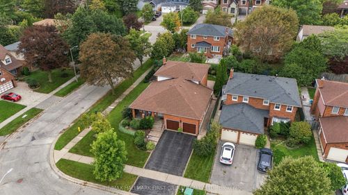 520 Mcleod Cres, Pickering, ON, L1W3M5 | Card Image