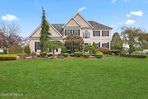 16 Stream Bank Dr, Freehold, NJ, 07728-9547 | Card Image