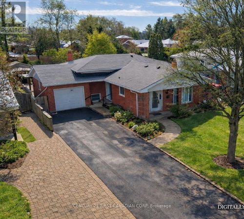 383 Magnolia Cres, London, ON, N5Y4T1 | Card Image