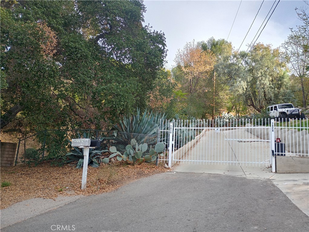 Land in Sunland 4