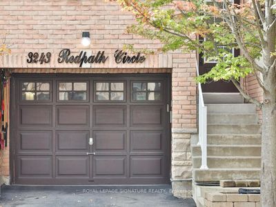 3243 Redpath Cir, House attached with 3 bedrooms, 3 bathrooms and 2 parking in Mississauga ON | Image 2