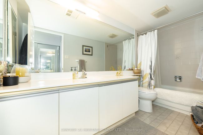 1520 - 32 Clarissa Dr, Condo with 2 bedrooms, 2 bathrooms and 2 parking in Richmond Hill ON | Image 18