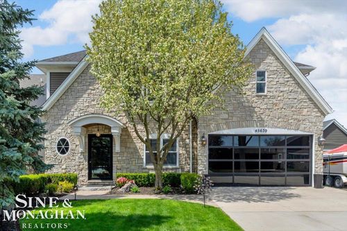 45639 Edgewater Dr, Chesterfield, MI, 48047-5318 | Card Image