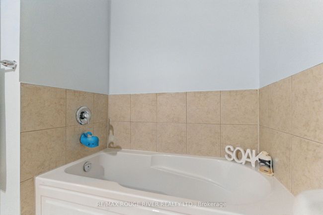 4 Prospect Way, House attached with 3 bedrooms, 3 bathrooms and 1 parking in Whitby ON | Image 45