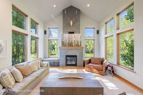 500 Wenzel Ln, Wilson, WY, 83014-5288 | Card Image