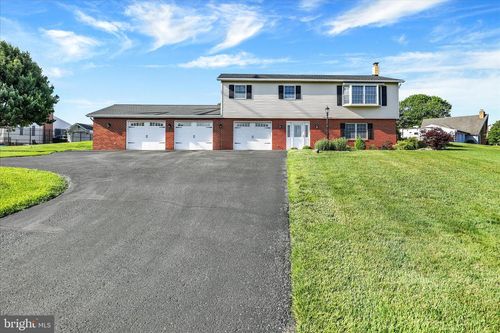 527 Ridgeview Rd S, ELIZABETHTOWN, PA, 17022-9637 | Card Image