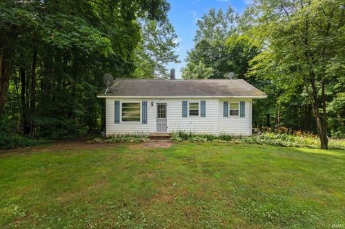 7202 E 1000 N, New Carlisle, IN, 46552-9529 | Card Image