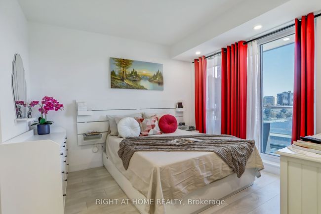 402 - 31 Tippett Rd, Condo with 4 bedrooms, 2 bathrooms and 1 parking in Toronto ON | Image 15