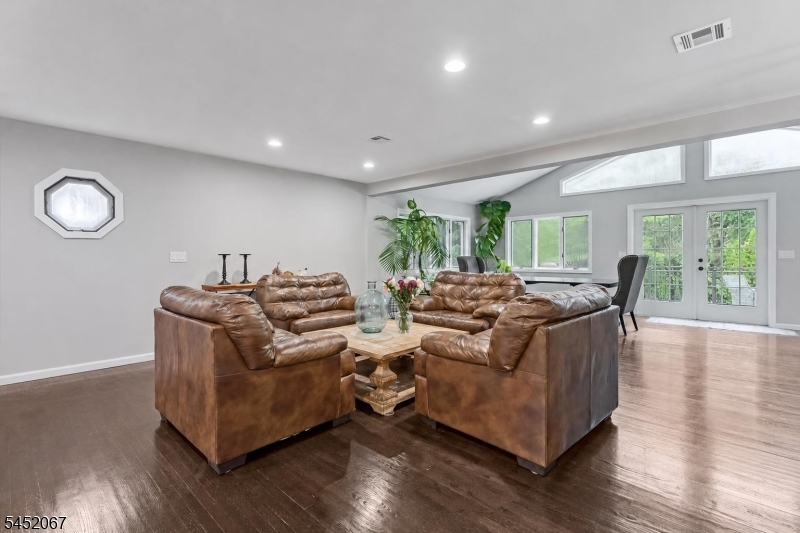 Residential in Montville Twp. 5
