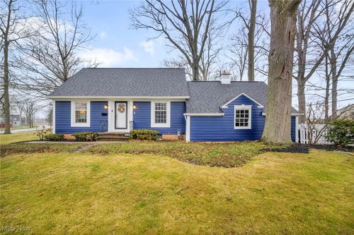 16790 Glenridge Ave, Middleburg Heights, OH, 44130-5301 | Card Image