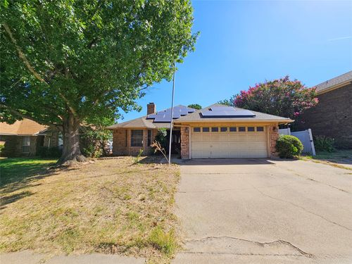 5817 Fox Hunt Dr, Arlington, TX, 76017-4561 | Card Image