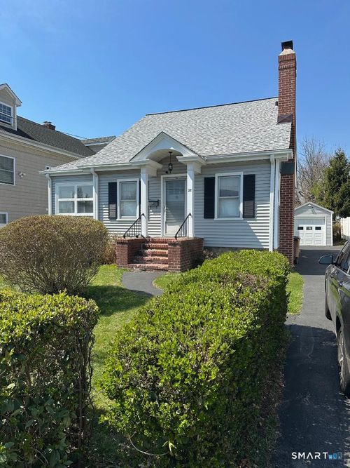 28 Hobbie St, Stamford, CT, 06902-5328 | Card Image